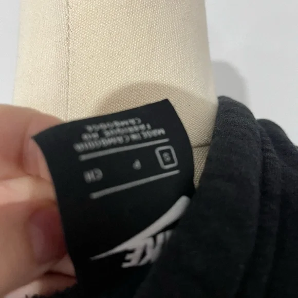 COPY - Nike sweater size s Preowned - Picture 2 of 5